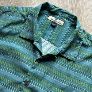 Tommy Bahama Men’s 100% Silk Hawaiian Button Up Collared Shirt size Large Blue